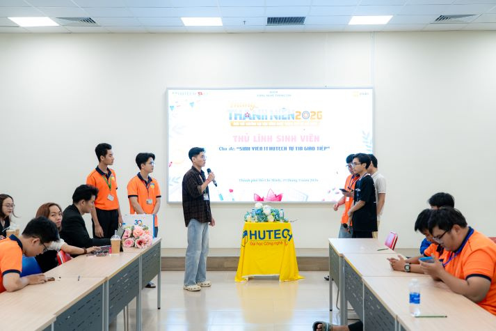 Sinh viên Công nghệ thông tin khai phá kỹ năng giao tiếp cùng MC Vũ Mạnh Cường 61