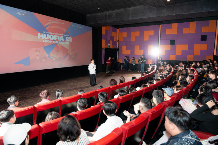 [Video] “Lơ lửng” - Hành trình ê-kíp trẻ tìm về ý nghĩa của nghệ thuật tại HUGFIA 25 41