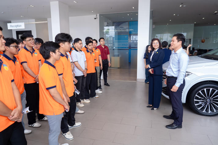 Sinh viên Công nghệ kỹ thuật ô tô VKIT tích lũy hành trang nghề nghiệp tại New City Group 57