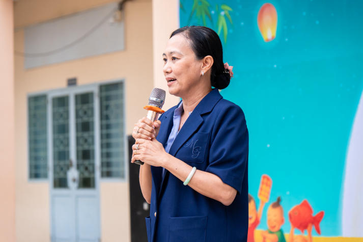 Sinh viên Marketing - Kinh doanh quốc tế viết nên mùa trăng sẻ chia tại Tây Ninh 25