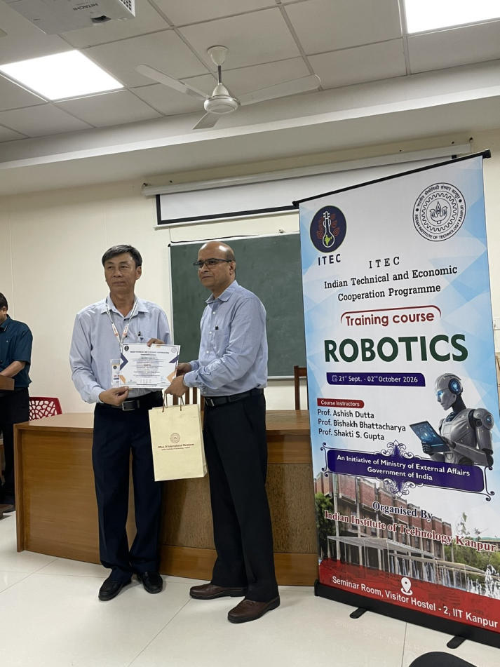 Giảng viên Trường Kỹ thuật HUTECH tiếp cận công nghệ Robotics tại IIT Kanpur (Ấn Độ) 24