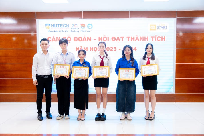 Tổng kết năm học 2023-2024: Thành công và động lực mới cho Khoa Quản trị Du lịch - Nhà hàng - Khách sạn 55