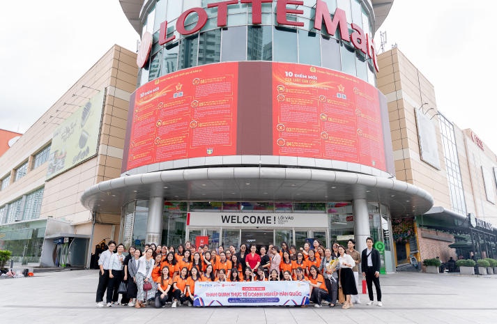 [Video] Sinh viên Khoa Hàn Quốc học tham quan thực tế, nắm bắt cơ hội thực tập tại Lotte Mart 14