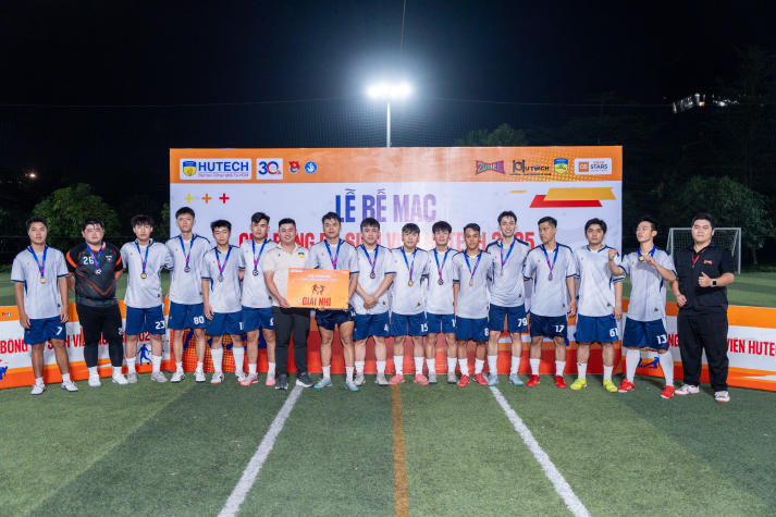 [Video] Viện Văn hóa - Nghệ thuật - Thể thao đăng quang vô địch Giải bóng đá Sinh viên HUTECH 2025 105