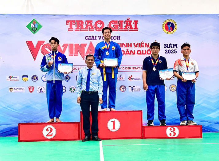 Đội tuyển HUTECH xuất sắc giành 10 huy chương tại Giải vô địch Vovinam sinh viên toàn quốc năm 2025 350