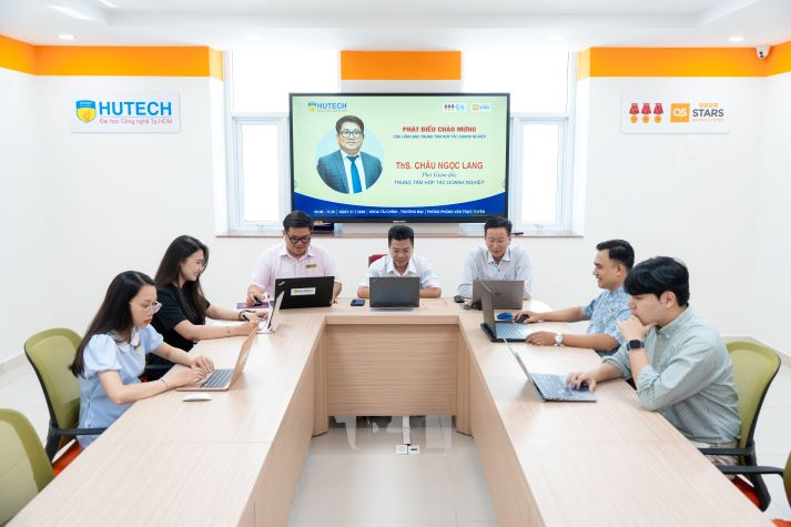 Sinh viên Tài chính - Thương mại mở rộng cơ hội việc làm tại “HUTECH Online Summer Career 2026” 55