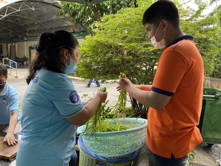 Sinh viên Khoa Điều dưỡng và Xét nghiệm lan tỏa yêu thương qua loạt hoạt động thiện nguyện 62