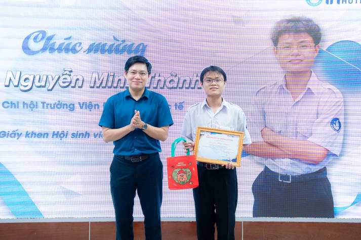 Tôn vinh những dấu ấn nổi bật trong phong trào sinh viên Viện Đào tạo Quốc tế năm học 2024-2025 34