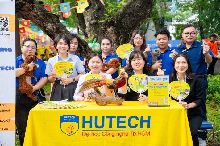 [Video] “Đội quân áo đỏ” HUTECH đồng hành cùng thí sinh lựa chọn nguyện vọng xét tuyển đại học 2024 110