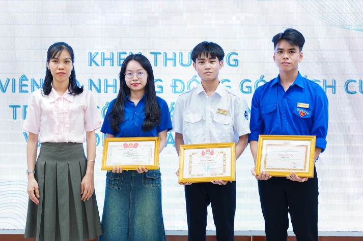 ​Khoa Dược HUTECH tổng kết và phát động phong trào sinh viên năm học 2023-2024 với nhiều kỳ vọng bứt phá 96