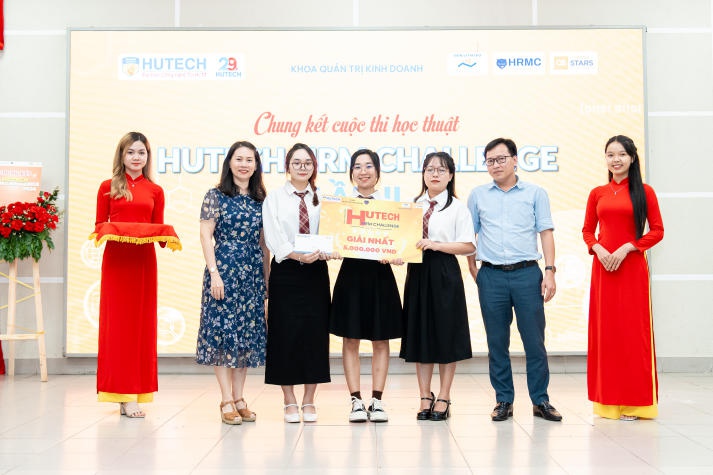 Tân Quán quân Cuộc thi “HUTECH HRM CHALLENGE” lần thứ II là sinh viên Quản trị nhân lực HUTECH 362