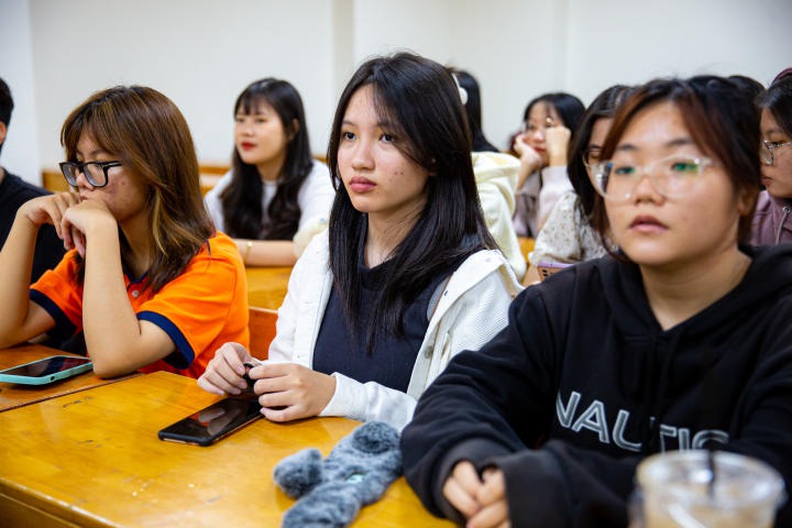 Sinh viên Hàn Quốc học luyện “Chiến lược giải đề thi đọc TOPIK” 24