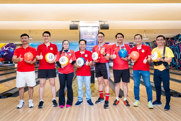 HUTECH giành cúp vô địch Giải Bowling khối thi đua số 4 năm học 2023-2024 20