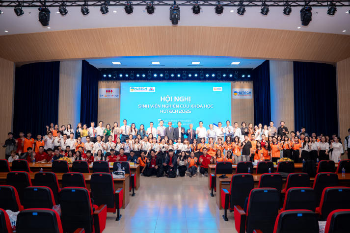Nhiều công trình nghiên cứu chất lượng tại Hội nghị “Sinh viên nghiên cứu khoa học HUTECH 2025” 280