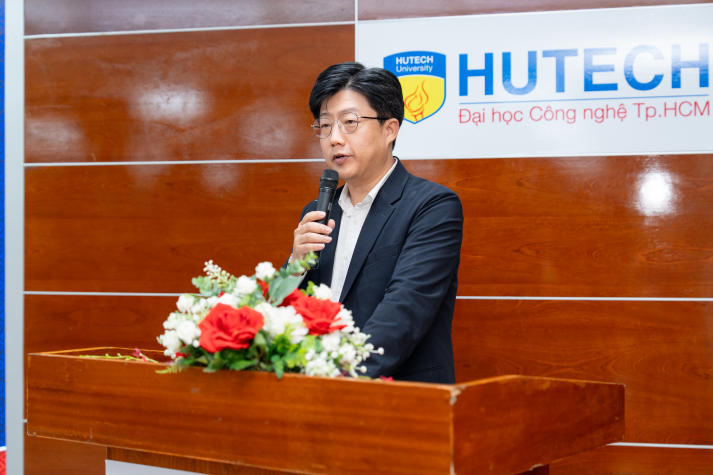 “Thích nghi hay bị bỏ lại?” - Hành trình giải mã DNA Gen Z cùng sinh viên VKIT 69