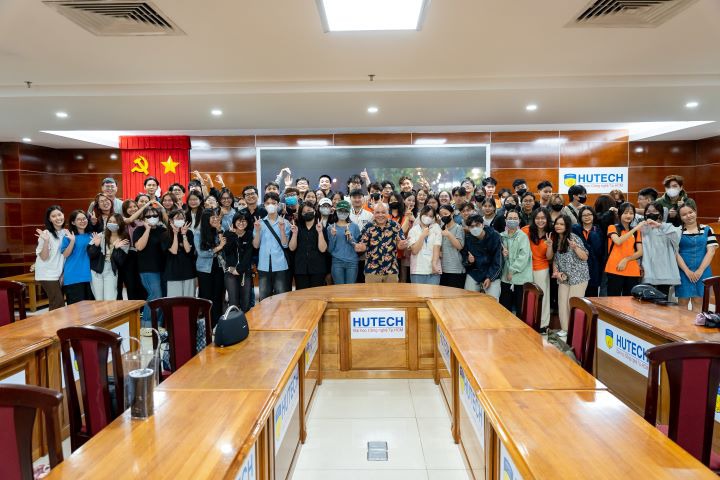 Sinh viên Khoa Truyền thông & Thiết kế HUTECH học kỹ năng tạo dựng ý tưởng từ chuyên gia 80