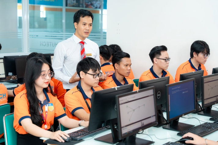 Khuyến khích nhân lực công nghệ cao: 40 ngành STEM tại HUTECH được Chính phủ hỗ trợ tín dụng ưu đãi 449