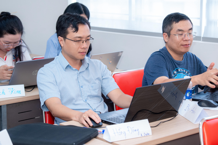 Giảng viên khối Khoa học sức khỏe làm chủ AI trong giảng dạy và đánh giá 83