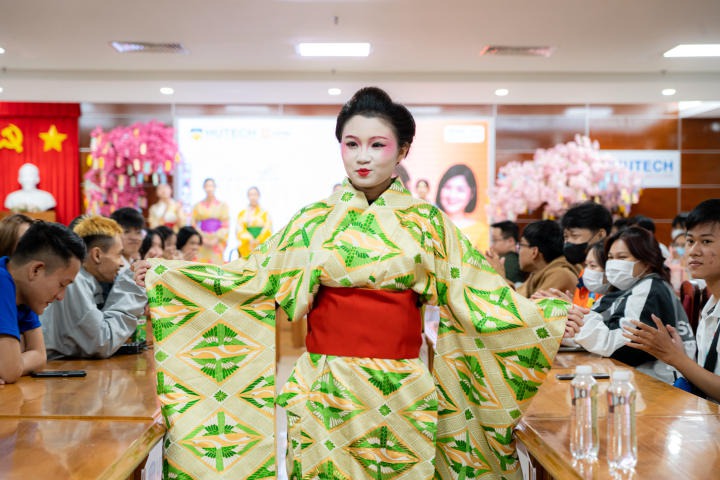 Sinh viên VJIT tìm hiểu trang phục Kimono và khám phá các phong cách trang điểm Nhật Bản 75