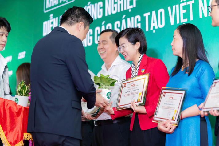 Diễn đàn Quảng cáo sáng tạo 2025 truyền cảm hứng cho thế hệ trẻ HUTECH 60