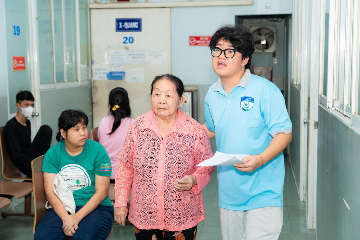 Sinh viên Điều dưỡng - Kỹ thuật y học vận dụng chuyên môn hỗ trợ chăm sóc sức khỏe cộng đồng 66
