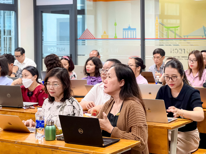Đổi mới phương pháp giảng dạy cùng AI, giảng viên Khoa Quản trị Kinh doanh nâng cao chất lượng đào tạo 41
