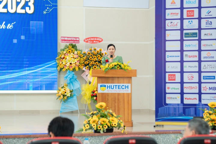 66 doanh nghiệp “đổ bộ” HUTECH Career Day 2023 mang đến hơn 4.800 đầu việc cho sinh viên 96