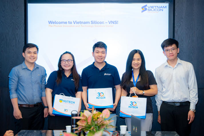 Cùng Metro, IT-ers HUTECH khám phá môi trường làm việc chuyên nghiệp tại Vietnam Silicon 14