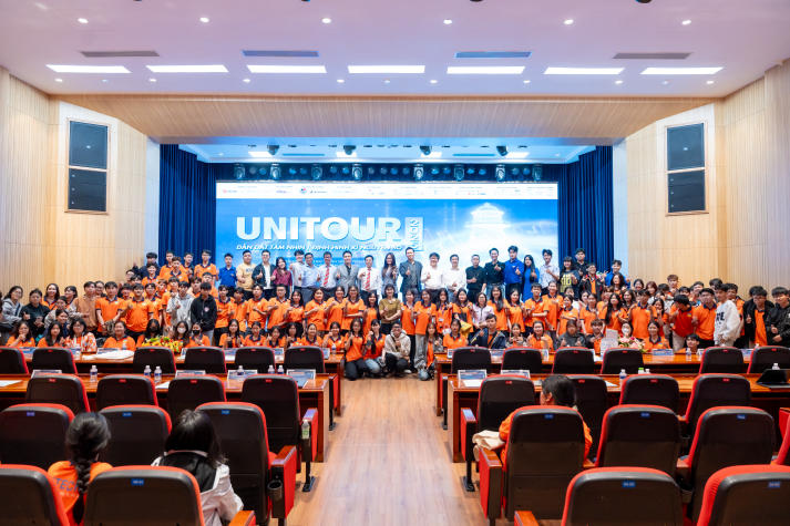 [Video] Gen Z HUTECH “bắt trend” kinh doanh số cùng loạt chuyên gia 117