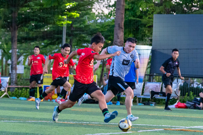 Lộ diện 08 đội mạnh nhất bước vào Tứ kết HUTECH Alumni Football 2025 27