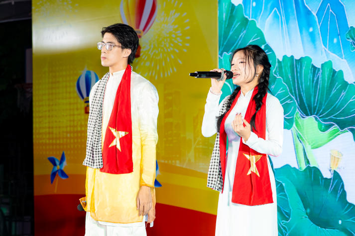 Bùng nổ cảm xúc cùng Đêm Giao lưu văn nghệ sinh viên “HUTECH - Giai điệu tự hào” 83