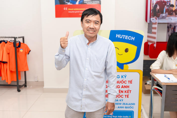 [Video] Tân sinh viên háo hức, phụ huynh hài lòng trong ngày đầu nhập học tại HUTECH 66