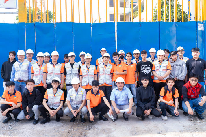 TÂN SINH VIÊN TRẢI NGHIỆM THỰC TẾ CÙNG HỌC PHẦN NHẬP MÔN NGÀNH 50