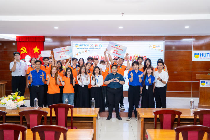Khoa Quản trị Du lịch - Nhà hàng - Khách sạn lan tỏa yêu thương qua từng chú heo đất 127