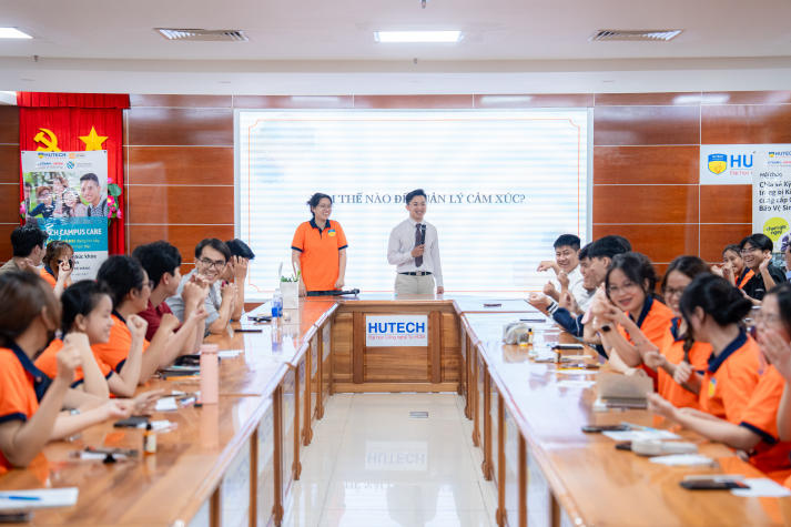 Chuyên gia đồng hành cùng HUTECH-ers khám phá bí quyết vượt lo âu 60