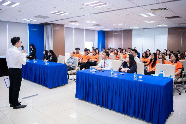 Tham quan thực tế tại Ngân hàng Bản Việt, sinh viên Khoa Luật khám phá cơ hội nghề nghiệp tương lai 35