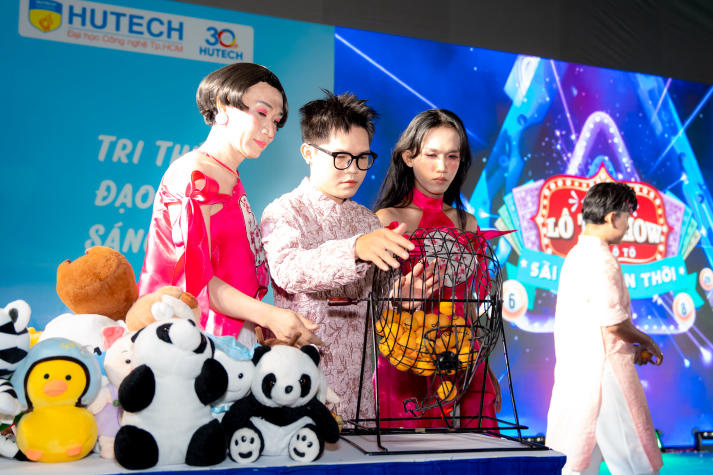 “HUTECH - Newbies Say Hi” khuấy động Thu Duc Campus vào 23/9 tới 64