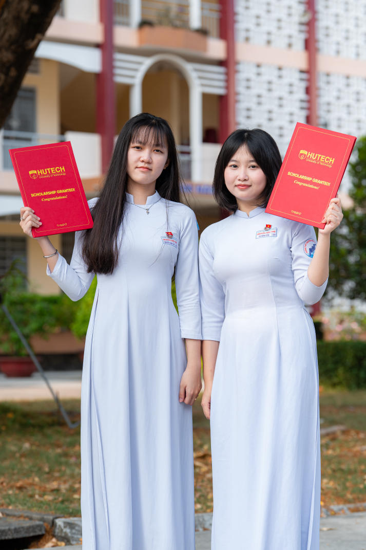 [Ảnh] HUTECH Scholarship Tour 2026 “phủ sóng” học bổng xuyên Việt,  tiếp sức sĩ tử chạm tương lai 80