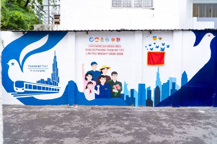 Mùa hè xanh HUTECH 2025: Gặp gỡ gia đình có công với cách mạng và xây dựng không gian sống an toàn - sạch - đẹp 64