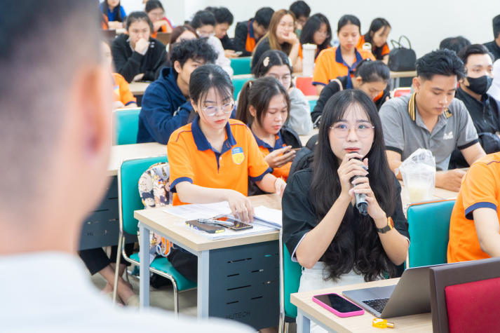 Chinh phục tiếng Anh, sinh viên Khoa Luật vững hành trang hội nhập 67
