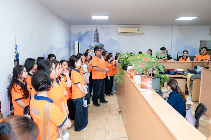 Sinh viên Trung Quốc học khám phá “guồng vận hành” doanh nghiệp quốc tế tại Taya Canvas Việt Nam 131