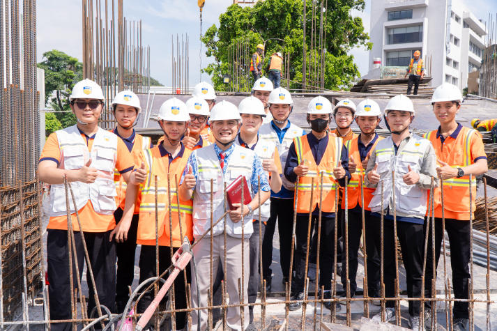 TÂN SINH VIÊN TRẢI NGHIỆM THỰC TẾ CÙNG HỌC PHẦN NHẬP MÔN NGÀNH 39