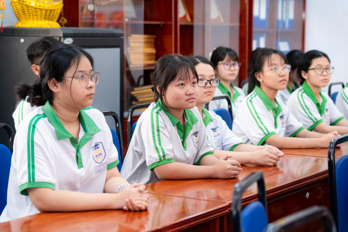 Viện Khoa học Ứng dụng HUTECH lan tỏa kiến thức an toàn thực phẩm tại Trường THPT Dương Văn Thì 27