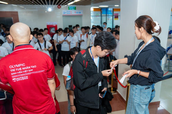 Nhiều tài năng công nghệ trẻ trong và ngoài nước đến HUTECH, đăng ký nhập cuộc Kỳ thi OLP, OlpAI, Procon, ICPC 2025 27