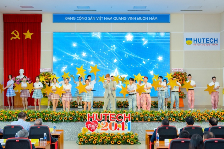 [Video] HUTECH long trọng tổ chức Lễ kỷ niệm 41 năm Ngày Nhà giáo Việt Nam 18