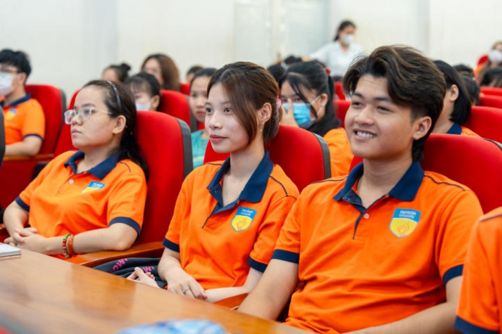 HUTECH Beside You số 05 “bật mí” cho sinh viên những bí quyết bảo vệ bản thân 156