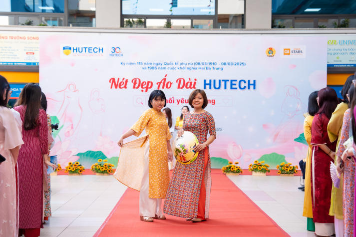 [Video] Nét đẹp Áo dài HUTECH: Sắc màu duyên dáng - lan tỏa yêu thương 37