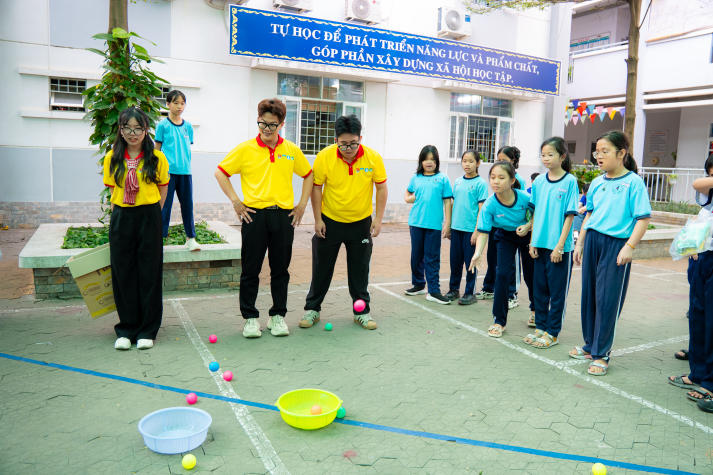 Gieo mầm xuân nhân ái từ những hành động đẹp của sinh viên Khoa Thú y HUTECH 33