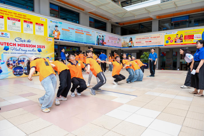 HUTECH Mission 2025: Bước khởi đầu ý nghĩa cho tân sinh viên Khoa Tài chính - Thương mại 80