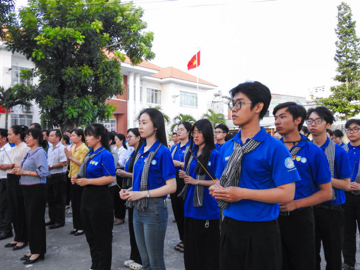 Chiến sĩ Mùa hè xanh HUTECH vun đắp lòng biết ơn, gìn giữ truyền thống dân tộc hướng về Ngày Thương binh - Liệt sĩ 144